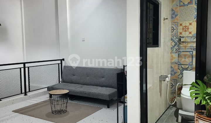 Rumah Cantik Modern Free AC & Kitchen Set di Komplek Pesona Legoso Indah, Ciputat 2