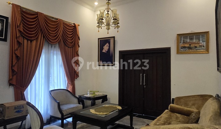 Turun Harga!!! Rumah Mewah Full Marmer Lokasi Strategis di BSD Puspitaloka 2