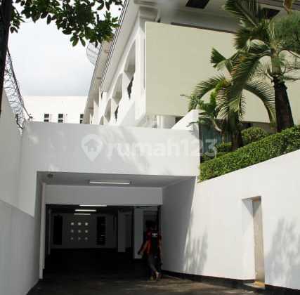 For Sale Semi Apartment and 3-Storey Boarding House (22 Bedrooms) in Menteng, Central Jakarta 2