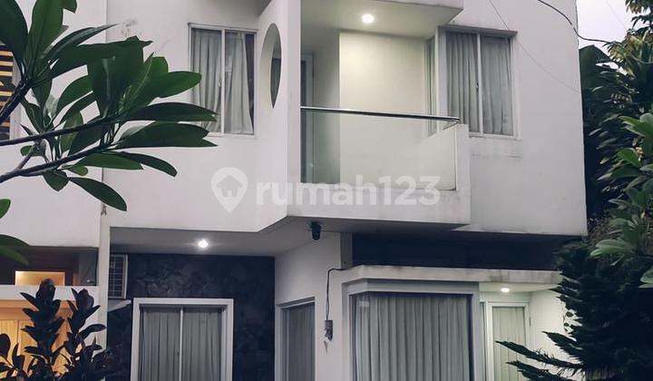 Dijual Rumah Exclusive Town House SHM di Jl. Arya Putra Ciputat Tangerang Dijual Rumah Exclusive Town House SHM di Jl. Arya Putra Ciputat Tangerang