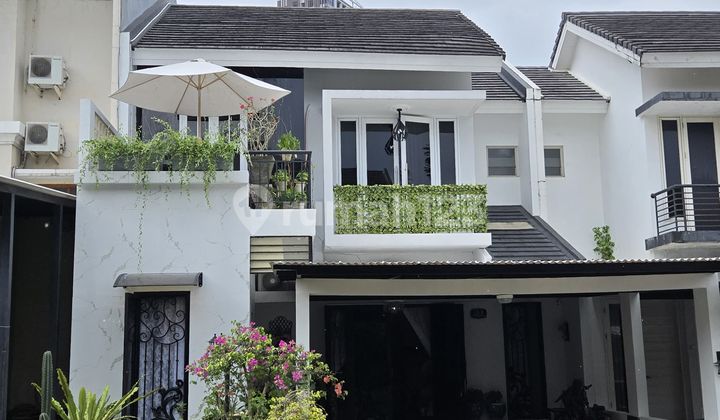 Rumah Cantik 3 Lantai Semi Furnish SHM di Delatinos BSD City