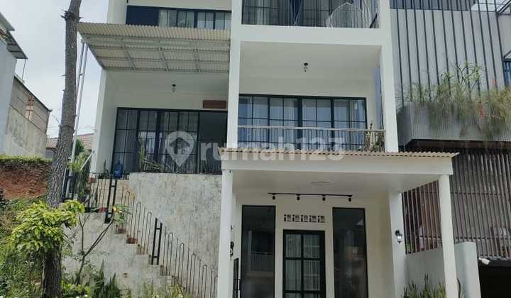 Rumah Mewah Full Furnished Siap Huni di Dago Resort