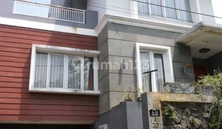 Rumah Mewah Luas Kamar Banyak Semi Furnished Siap Huni di Arcamanik 2