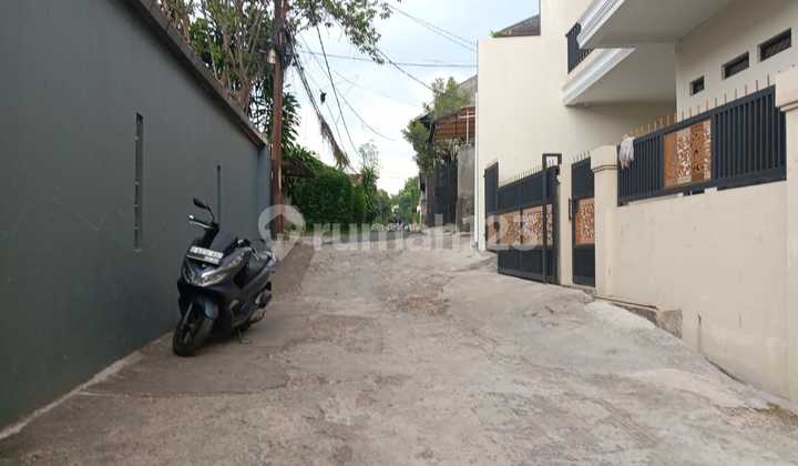 Rumah Bagus Modern Terawat Strategis Siap Isi di Cigadung 2