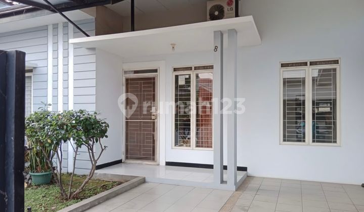 Rumah Luas Modern Strategis Siap Isi di Taman Holis Indah 2