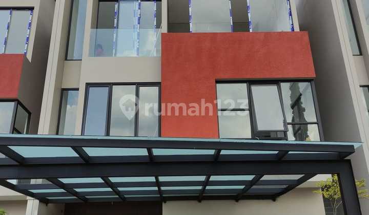 Rumah Modern Baru Strategis Siap Isi di Cigadung 2