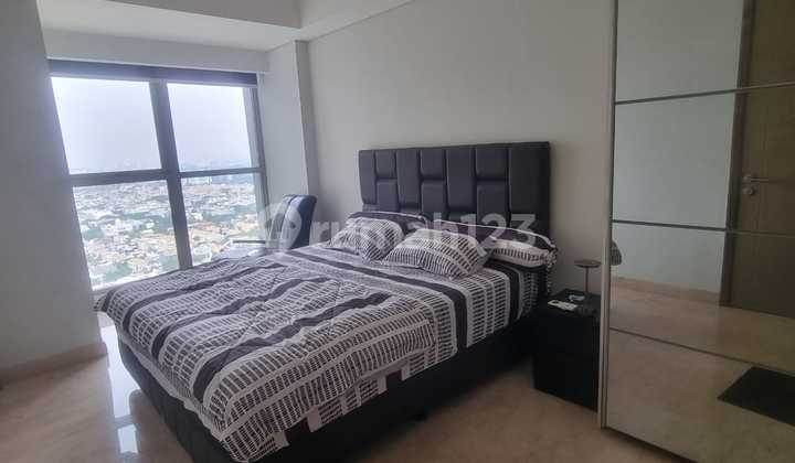 Disewakan Apartemen Gold Coast Lantai Tinggi Full Furnished