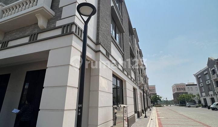 For Rent: Osaka Row House (Ruko) Hook Brand New Never Been Used For Rent: Osaka Row House (Ruko) Hook Brand New Never Been Used