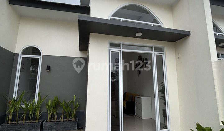 Rumah Bergaya American Clasic Lokasi Strategis di Tangerang