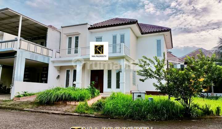 For Rent Neat House New Hook Position Painted in Legenda Wisata Cibubur For Rent Neat House New Hook Position Painted in Legenda Wisata Cibubur