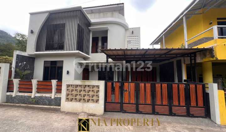 Rumah Cantik 2 Lantai Siap Huni di Cibodas, Pacet, Cianjur Puncak