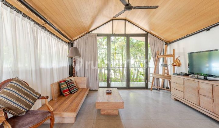 Villa Dancing Garden In Nusa Dua