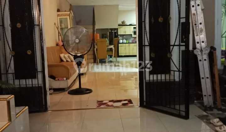 Rumah di Perumahan Taman Pulo Indah, Jakarta Timur