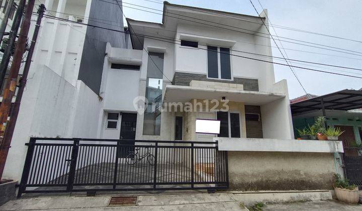 Rumah Terenovasi SHM Taman Galaxy, Bekasi 1