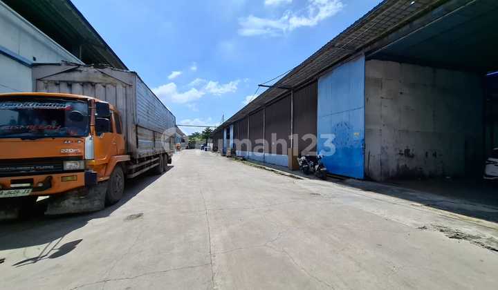 Warehouse for Rent in Cakung. East Jakarta.