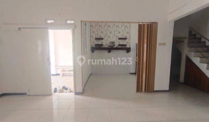 Disewakan Rumah 2 Lantai Semi Furnish Di Harapan Indah 1  2