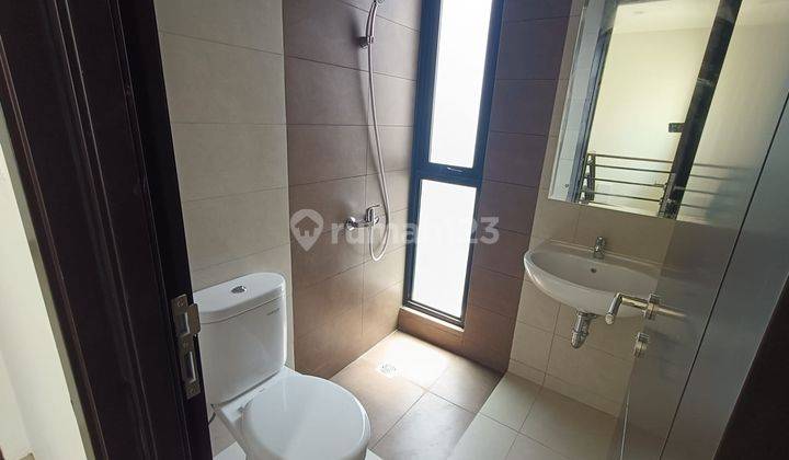 Dijual Rumah Posisi Hook Di Summarecon Crown Gading 2