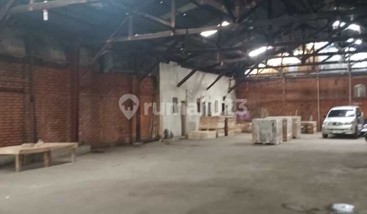 Gudang Bagus 800 m2 HGB Jatinegara Kaum, Jakarta Timur