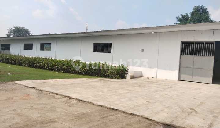 Warehouse for Rent in Cakung, East Jakarta.