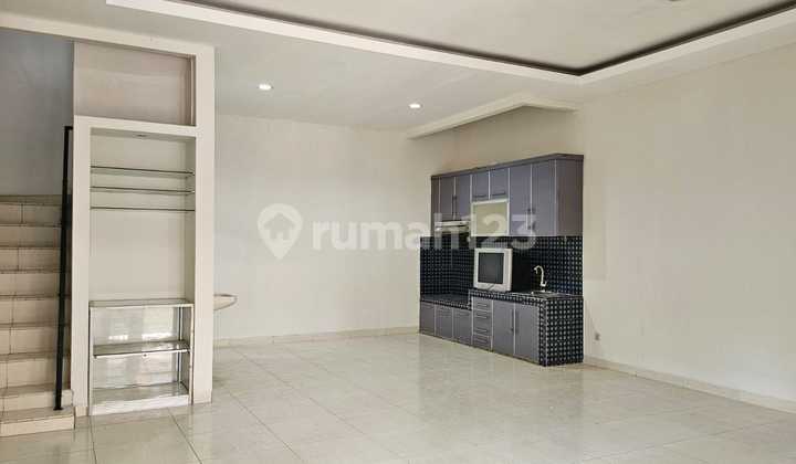 Rumah 2 Lantai Kondisi Rapi di Citra 2 Ext Jakarta Barat Nego 