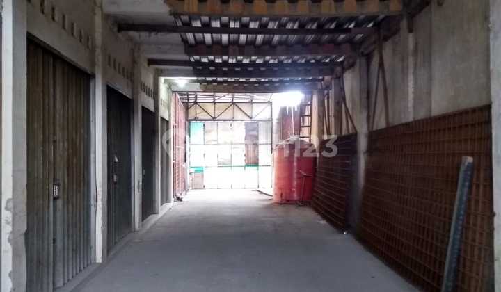 Gudang Siap Pakai di Petukangan Selatan Jakarta Selatan Strategis 2