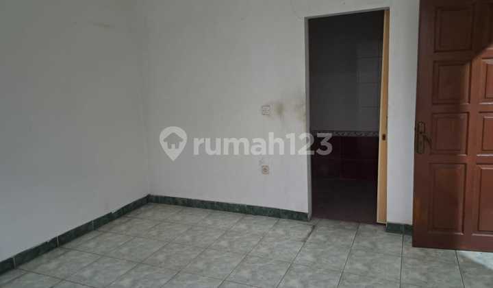Rumah 2 Lantai Siap Huni di Taman Semanan Indah Jakarta Barat 2
