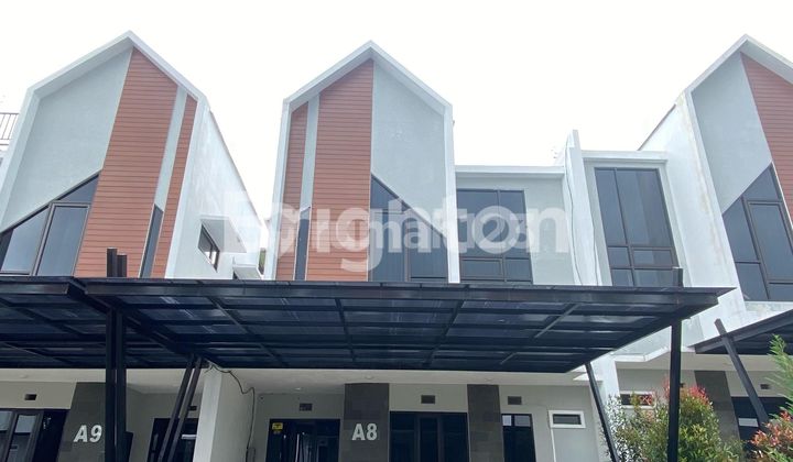 Strategic Housing in Batu City with Mountain Views Strategic Housing in Batu City with Mountain Views