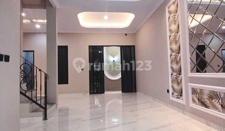 Jagakarsa ,Jakarta Selatan Rumah Cantik Huni 1