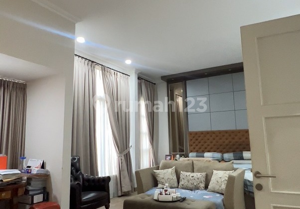 Dijual Rumah Chrysocolla Phg Gading Serpong LT 204 LB 300 SHM 2,5 Lantai Harga 4,65 M Nego Dijual Rumah Mewah di Cluster Chrysocolla, Paramount Hill Golf (Phg) Gading Serpong. Lokasi Premium, Lingkungan Eksklusif dan Nyaman, Dekat Fasilitas Lengkap Sepert 2