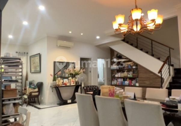 Dijual Rumah Chrysocolla Phg Gading Serpong LT 204 LB 300 SHM 2,5 Lantai Harga 4,65 M Nego Dijual Rumah Mewah di Cluster Chrysocolla, Paramount Hill Golf (Phg) Gading Serpong. Lokasi Premium, Lingkungan Eksklusif dan Nyaman, Dekat Fasilitas Lengkap Sepert