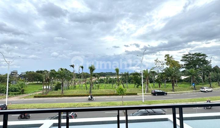 For Rent New Ready-to-Use Shop House in Premium Area Sorrento Grande East, Paramount Gading Serpong, Very Strategic Location with High Traffic and Cihuni Lake View. 2