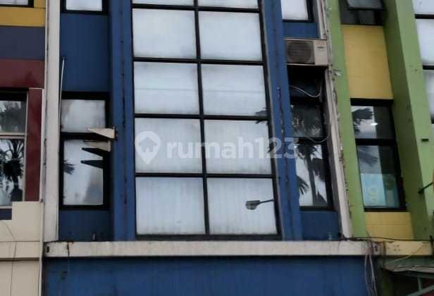 Dijual Cepat Ruko Boulevard Gading Serpong 5X20 3 Lantai - Harga 5,8 M di Bawah Pasar (No Cobroke) Dijual Cepat Ruko Boulevard Gading Serpong Lokasi Premium di Boulevard Utama, Cocok untuk Usaha, Kantor, Maupun Investasi.