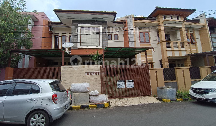 Beautiful Move-In Ready House in Taman Kopo Indah 3 Bandung