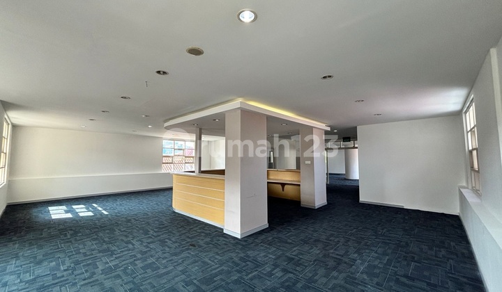 In The City Center. Suitable For Business. Office, Etc. 2