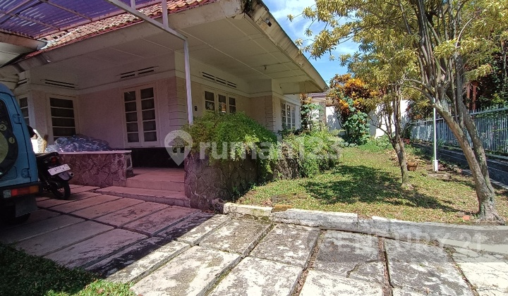 Rumah Vintage Sayap Gatsu Dekat Simpang Lima