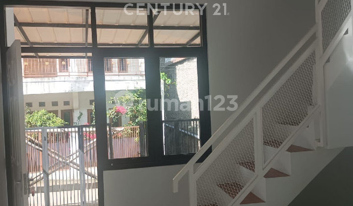 Newly Built 2-Story House in Cihanjuang Cimahi Area Newly Built 2-Story House in Cihanjuang Cimahi Area