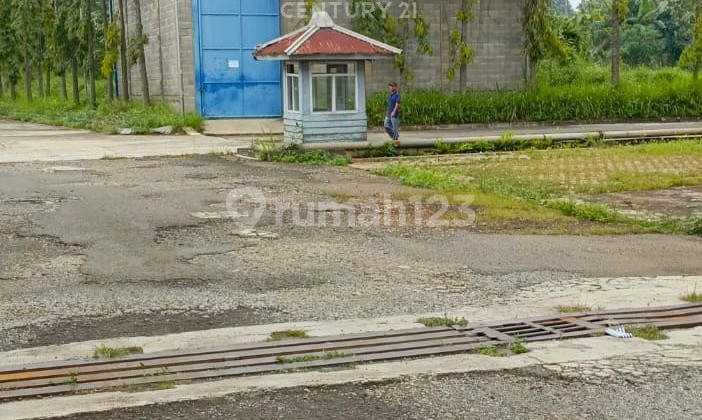 Factory Warehouse in the Nanjung Industrial Area Factory Warehouse in the Nanjung Industrial Area