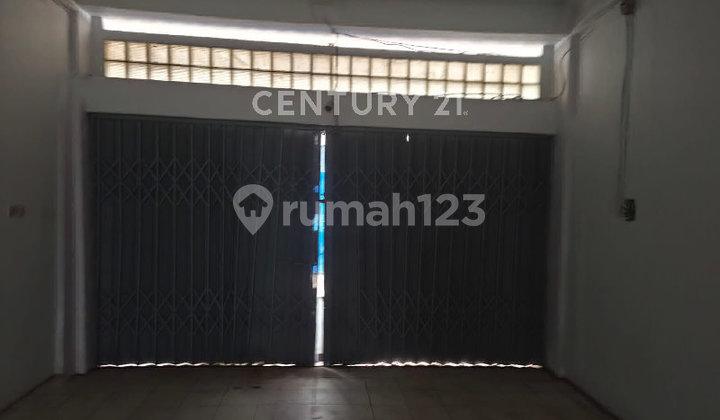 3-Unit Combined Shop House on Jl Astanaanyar, Bandung City 2