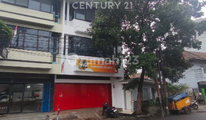 3-Unit Combined Shop House on Jl Astanaanyar, Bandung City