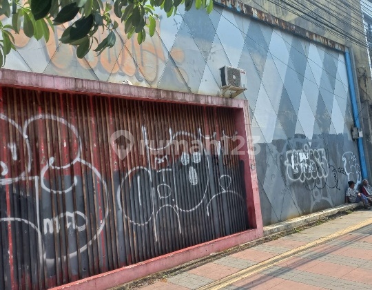 Land Calculation House on Sudirman Main Road, Bandung