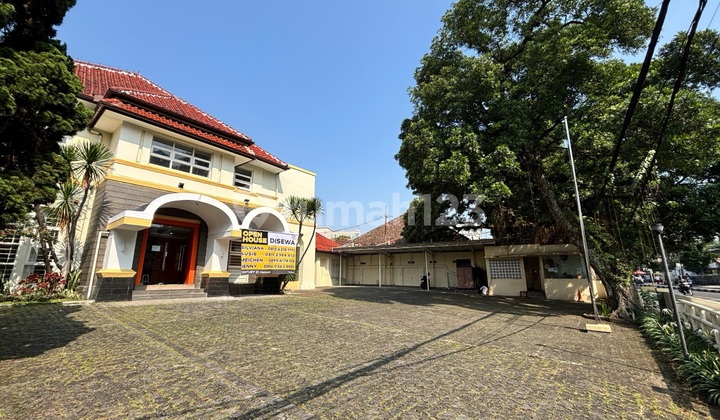 Berada Di Tengah Kota. Cocok Untuk Usaha. Kantor Dll Berada Di Tengah Kota. Cocok Untuk Usaha. Kantor Dll