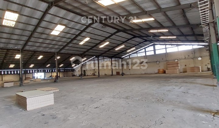 Warehouse Strategic Location Near Gondangrejo Toll Gate