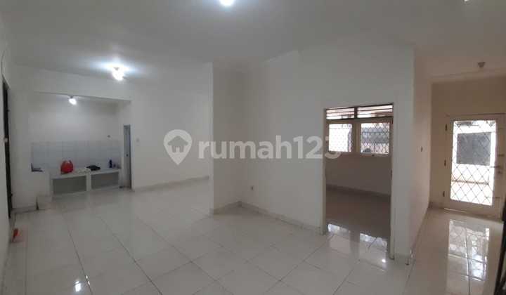 DISEWAKAN Rumah Lama Sederhana 1 ½ Lantai Layak Huni Tidak Banjir Di Duri Permai - Durikepa - Jakarta Barat 2