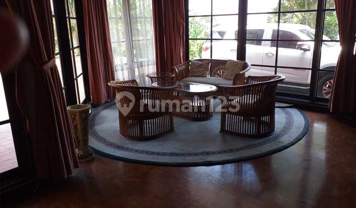 Di Jual Vila di Megamendung