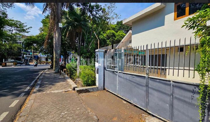 House Suitable for Business in Dharmawangsa Area, South Jakarta