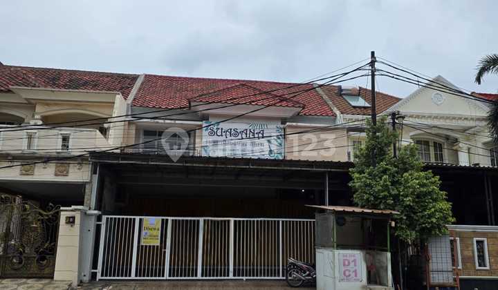 Tempat Usaha Bagus Luas Cocok untuk Cafe atau Kantor di Harapan Indah Bekasi