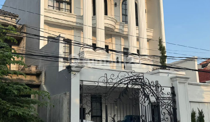 Rumah Mewah Kelapa Gading. Ada Kolam Renang.