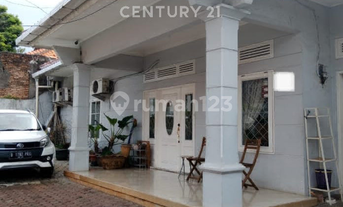 Rumah Mampang Prapatan. 500-700Mtr ke Gatot Subroto & Tendean. Sangat Cocok Dibangun Koskosan