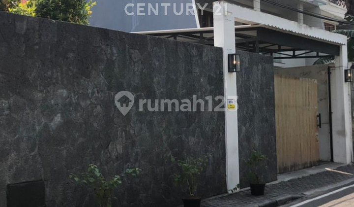 Disewa Rumah Menteng Dekat TIM. Cocok Untuk Kantor.