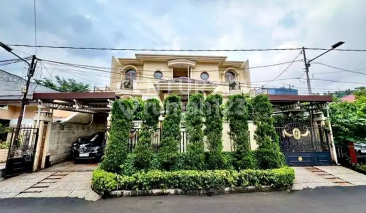 Rumah Mewah dan Asri di Triloka Pancoran, Pasar Minggu. Rumah Mewah dan Asri di Triloka Pancoran, Pasar Minggu.